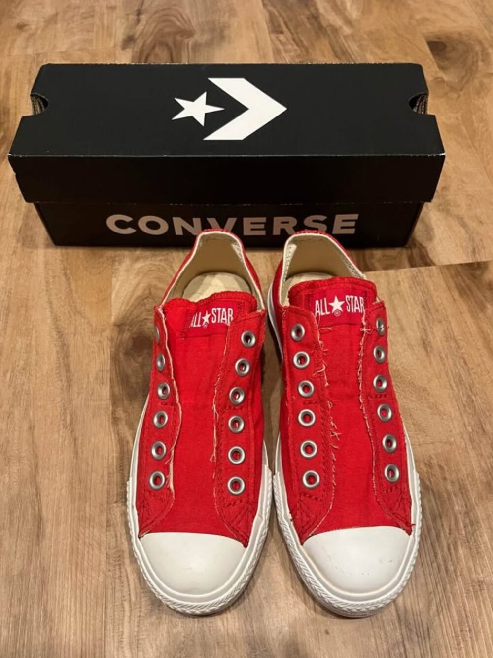 Converse Unisex Canvas Laceless Slip On Sneakers (M5/W7)